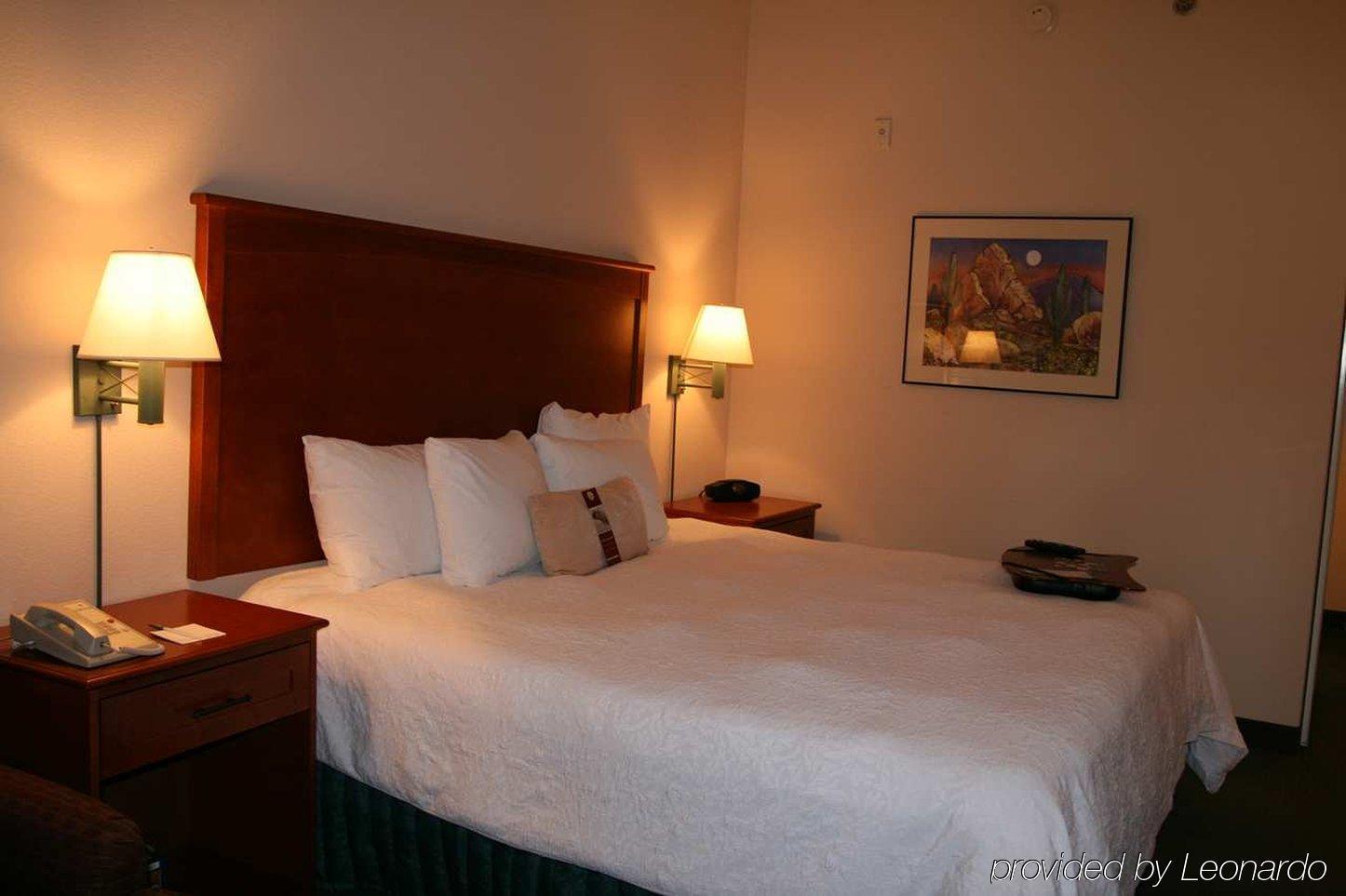 Hampton Inn & Suites Scottsdale On Shea Blvd Bilik gambar